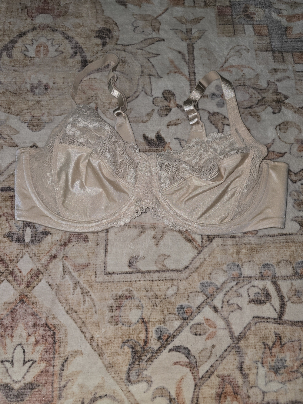 Lilyette Lace and Satin Underwire Bra